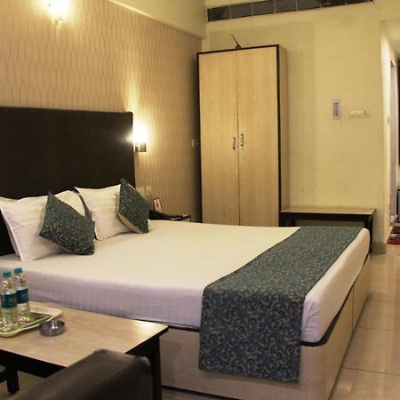 Hotel Vijay Shree Deluxe Патна Экстерьер фото
