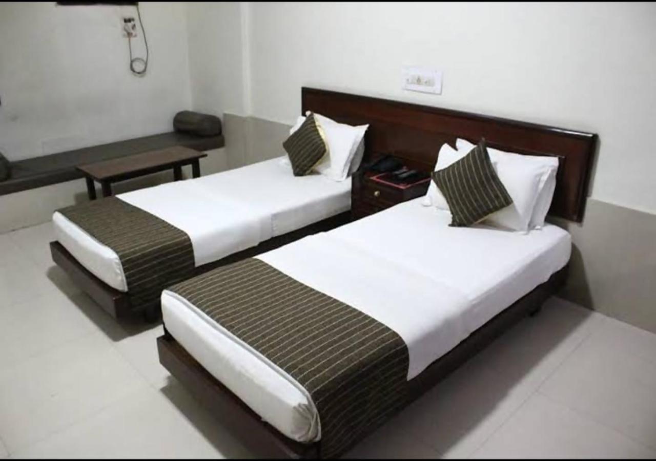 Hotel Vijay Shree Deluxe Патна Экстерьер фото